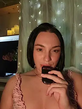 HotDevilGirl_'s cam snapshot