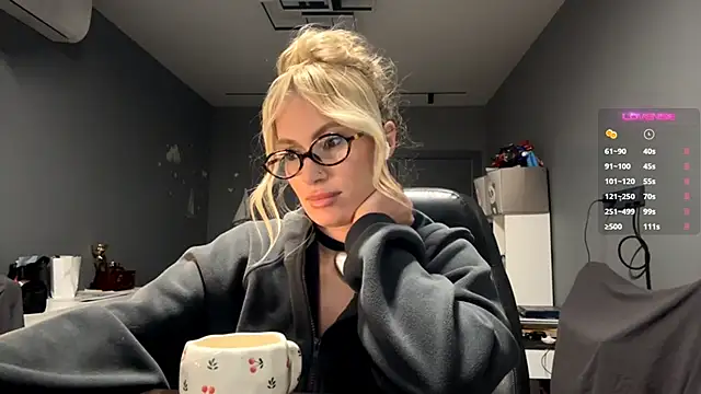 SoftnessMila's cam snapshot