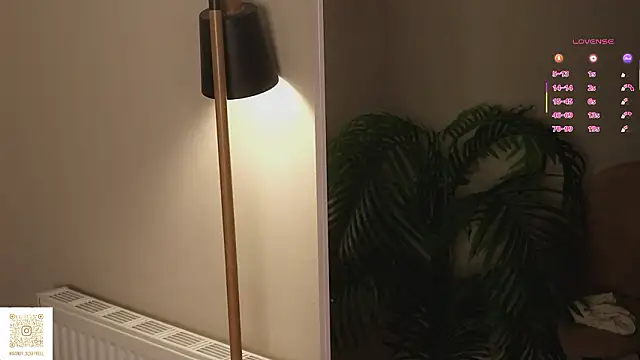 Sandy-the-Squirrel's cam snapshot