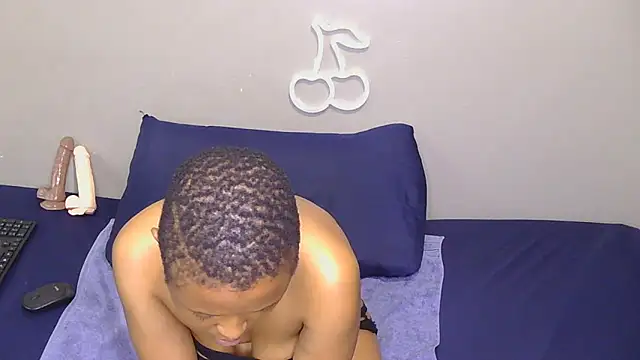 Serafynn's cam snapshot