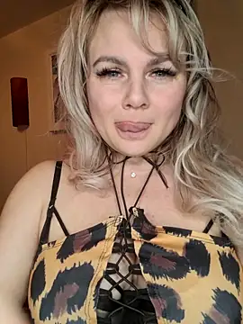 candy_queeen live sex cam