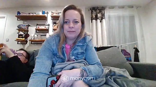 Miss-Chupagirly live sex cam