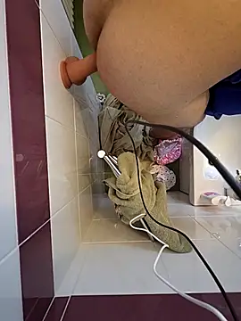 IoAndrea's cam snapshot