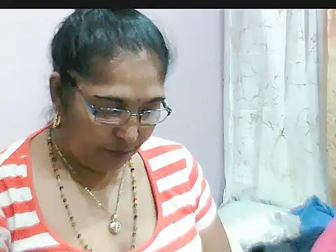 sexy69hotmum's cam snapshot