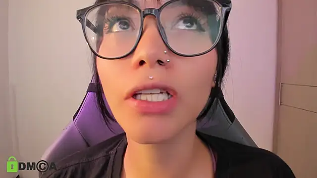 alice-rausing's cam snapshot