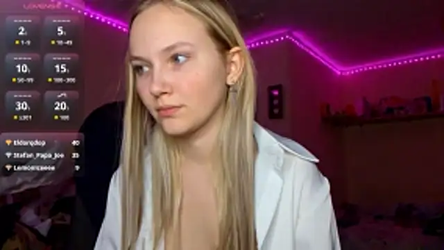 KarinRobertson's cam snapshot