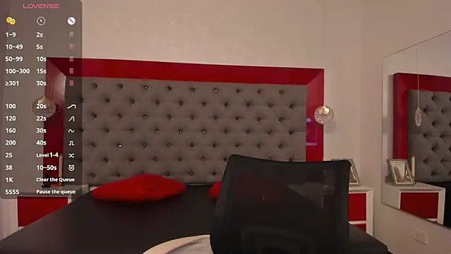 NiccolleHall's cam snapshot