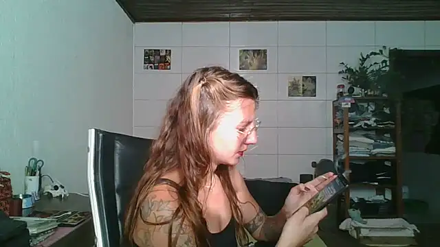 SweetyBabyDemon's cam snapshot