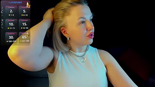 Nikki_Kai's cam snapshot