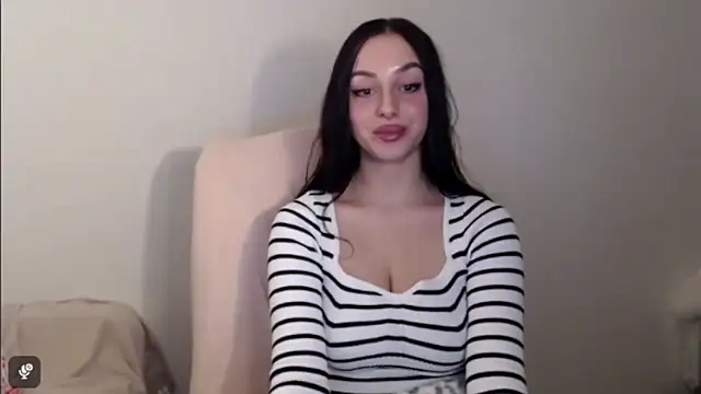 courtneyPerfect's cam snapshot