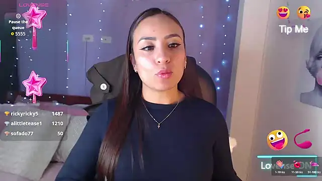 Paulina_627 live sex cam