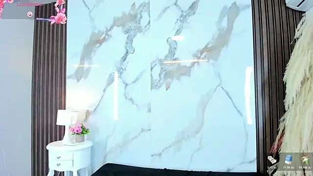 hilarythomsom's cam snapshot