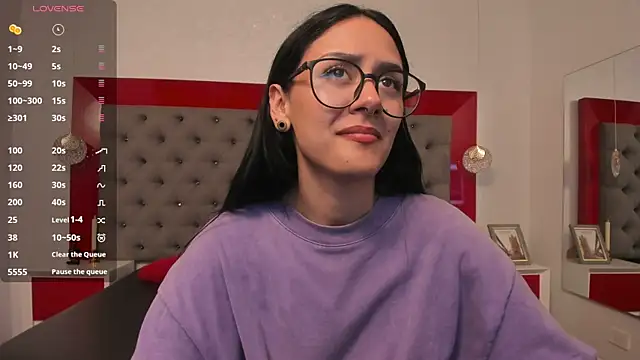 NiccolleHall's cam snapshot