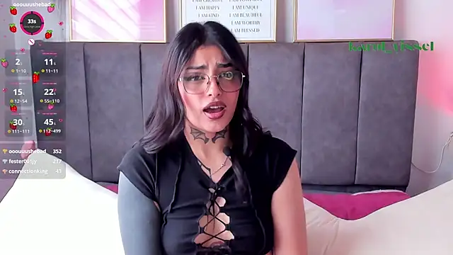 Hinataw33d01's cam snapshot