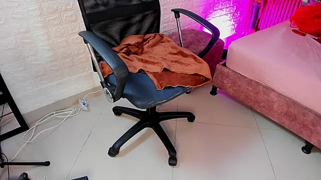 brendakarts's cam snapshot