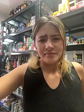 Andrea_19blonde's cam snapshot