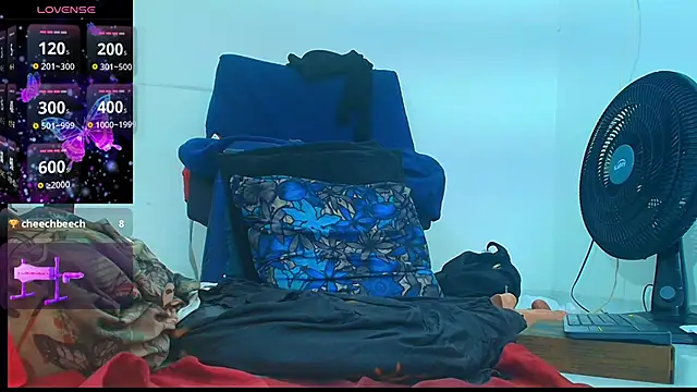 abigail_curvy's cam snapshot