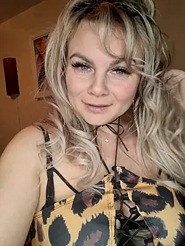 candy_queeen's cam snapshot