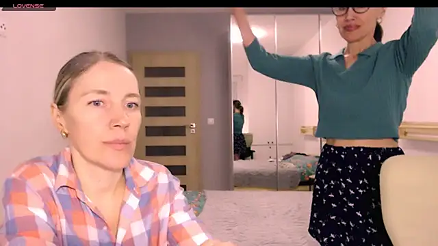 Pepper_mur's cam snapshot