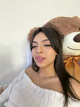 ZaraLuuv live sex cam