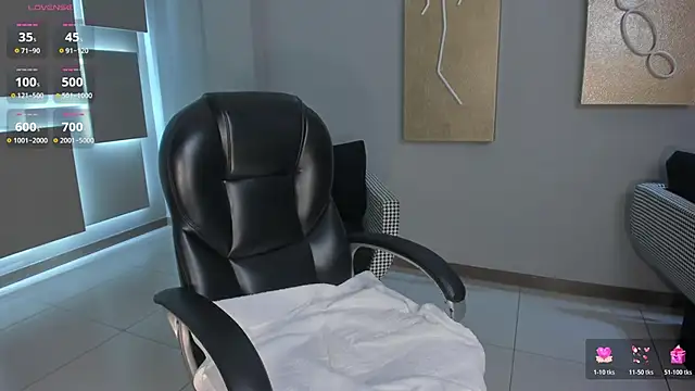 NinaMichelle live sex cam