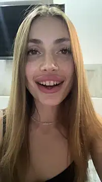 Elizabeth_Tay's cam snapshot