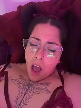 Mizztikaa live sex cam