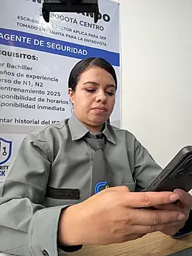 Ariana-07 live sex cam