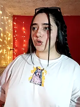 IvonneT's cam snapshot