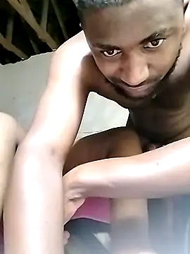 Hittwobird_withonestone live sex cam