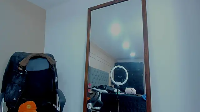 ZoeQuinn's cam snapshot