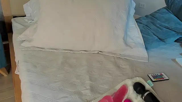 Lucia_Brown_'s cam snapshot