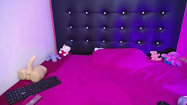 molly_curvyhot's cam snapshot