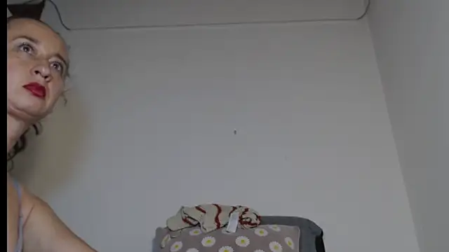 Milf_Valeria's cam snapshot