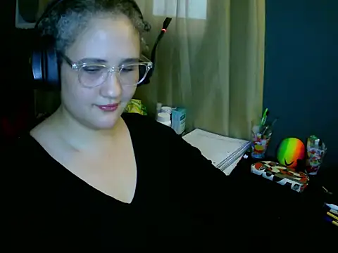 lolalicious_7583's cam snapshot