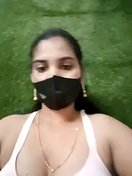 Nithyatamil's cam snapshot