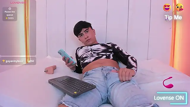 Tyler_os's cam snapshot