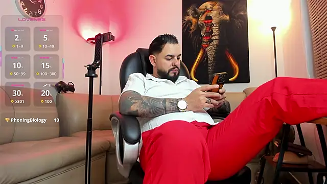 Ethan_Castellano live sex cam