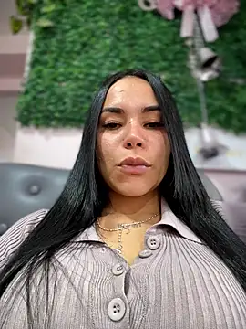 Naatalia live sex cam