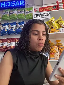 NINA_18_YEARS live sex cam