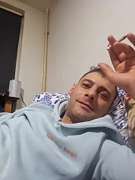 mihaimichael's cam snapshot