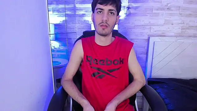 Emir_Ozan_'s cam snapshot