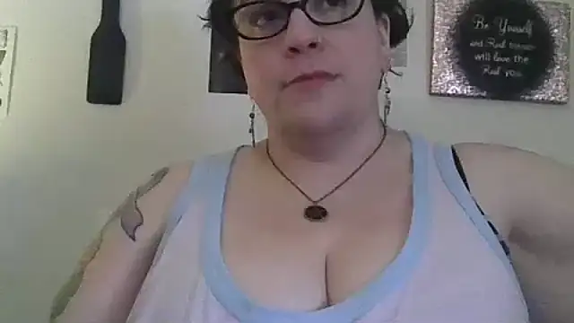 GothyBaby's cam snapshot