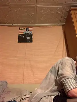 elizabetandgreg's cam snapshot