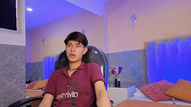 Derek_Sinn's cam snapshot