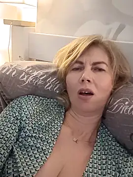 stellahere8's cam snapshot