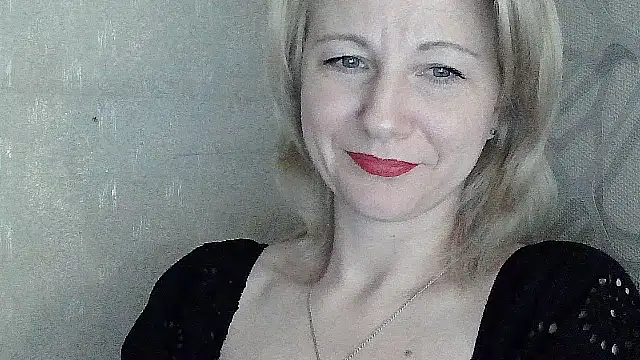 Kitti-Ellison's cam snapshot