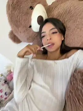 ZaraLuuv's cam snapshot