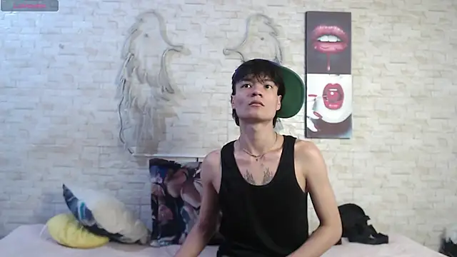 axel_milo_kairo_and_noa's cam snapshot