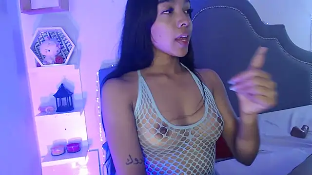 pocahontamoon's cam snapshot